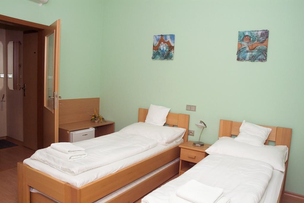 Penzion U Splavu Břeclav Exterior foto