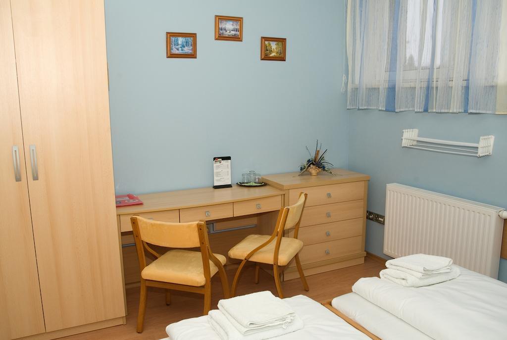 Penzion U Splavu Břeclav Exterior foto